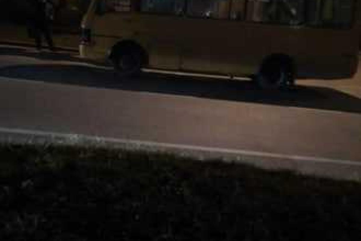 Во Львове обстреляли маршрутку с людьми: очевидцы говорят - из окна квартиры Во Львове обстреляли маршрутку с людьми: очевидцы говорят - из окна квартиры