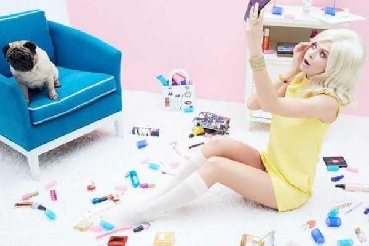 Веру Брежневу сравнили с куклой