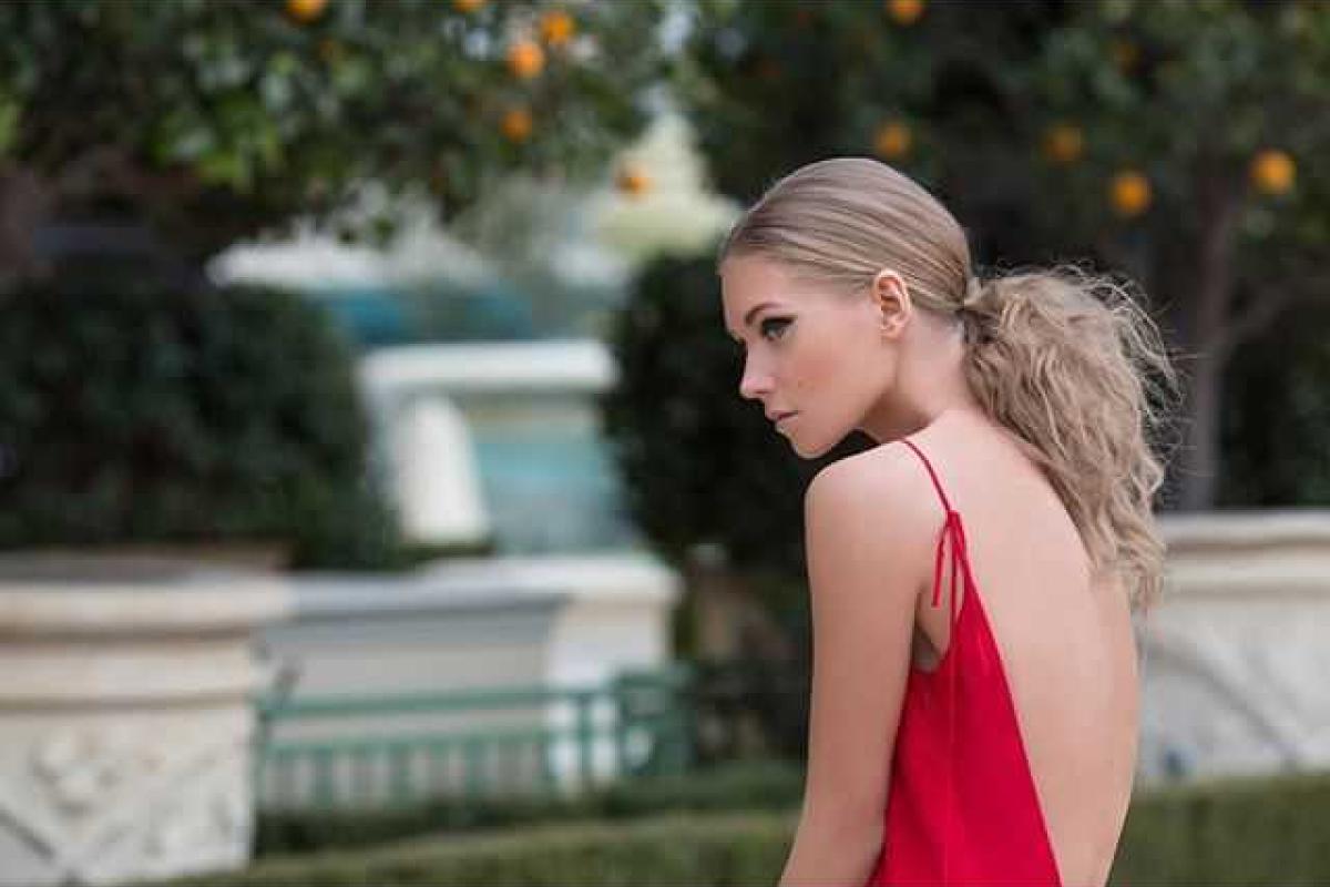 Звезда "Интернов" шокировала фанатов нездоровой худобой и сколиозом