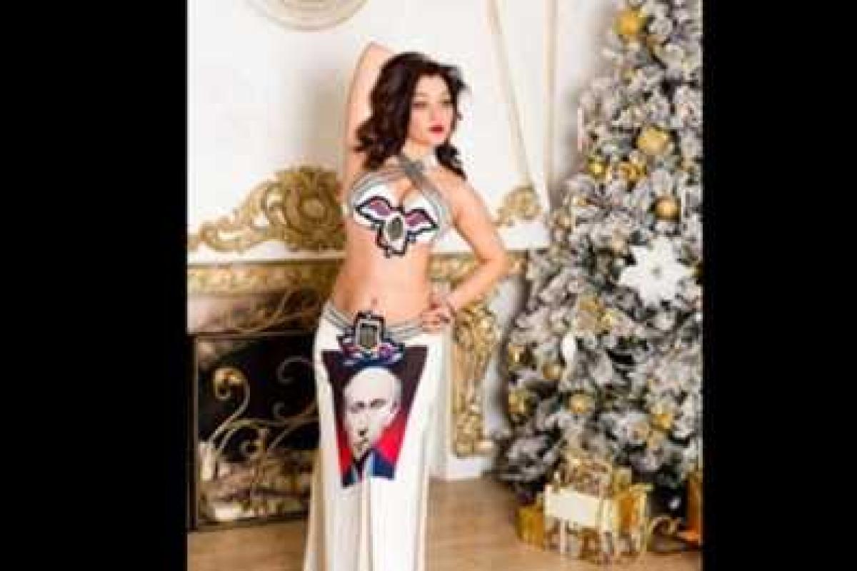 В "ДНР" начали выпускать одежду с лицом Путина ниже пояса В "ДНР" начали выпускать одежду с лицом Путина ниже пояса