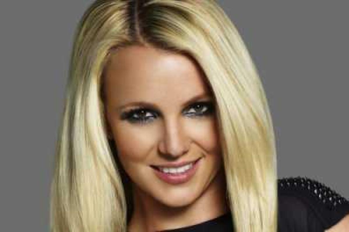 Новогоднее селфи Бритни Спирс с синяком на лбу удивило поклонников