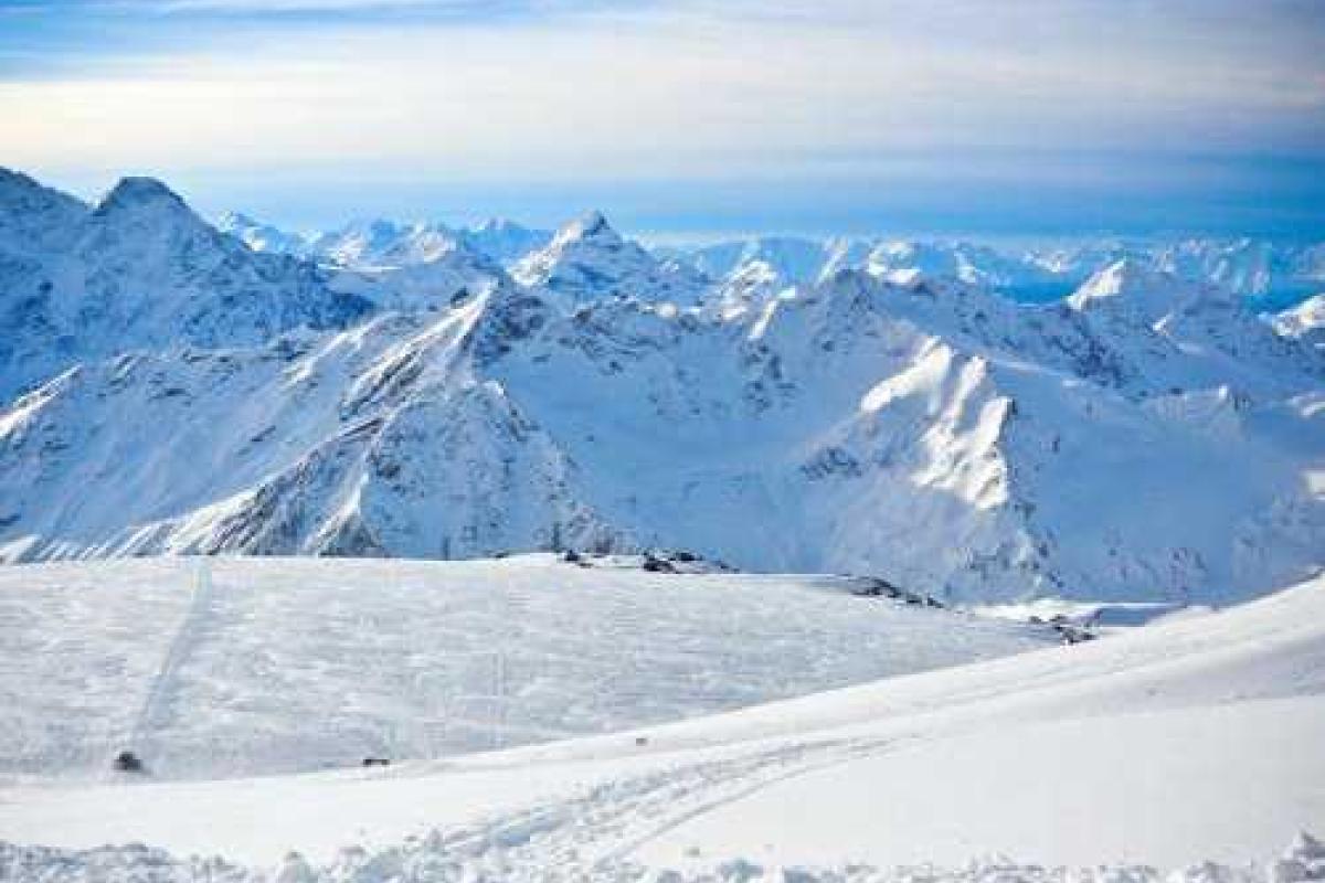 В Приэльбрусье пятеро альпинистов из Одессы попали под лавину 