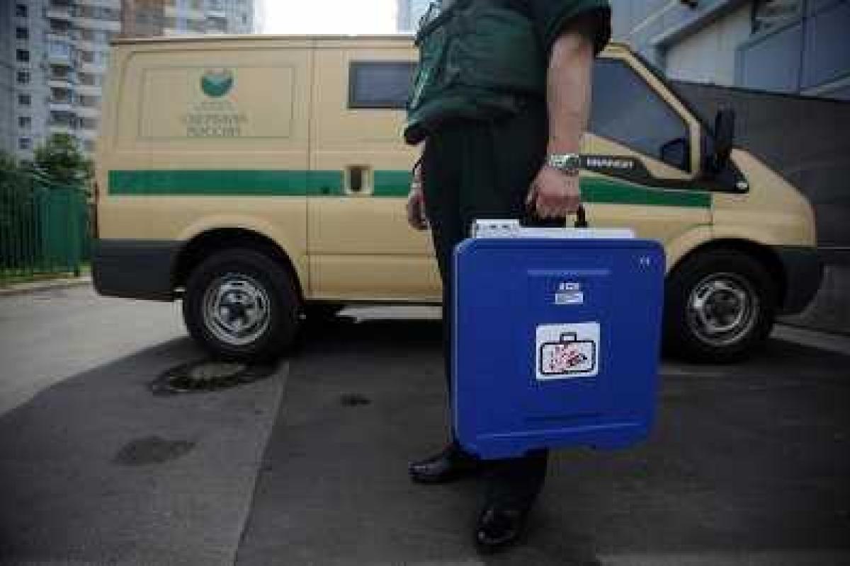 В Москве сотрудник инкассаторской службы выстрелил себе в голову 