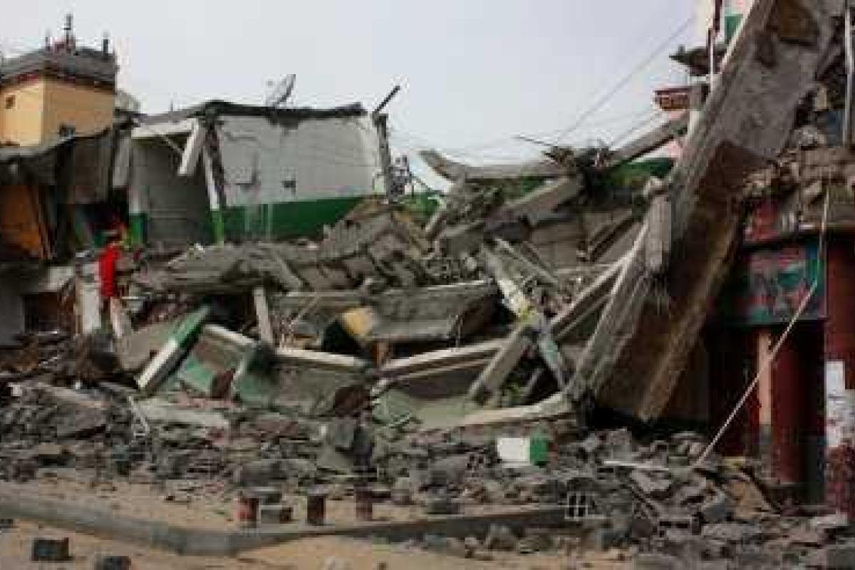 В Китае землетрясение разрушило десятки домов