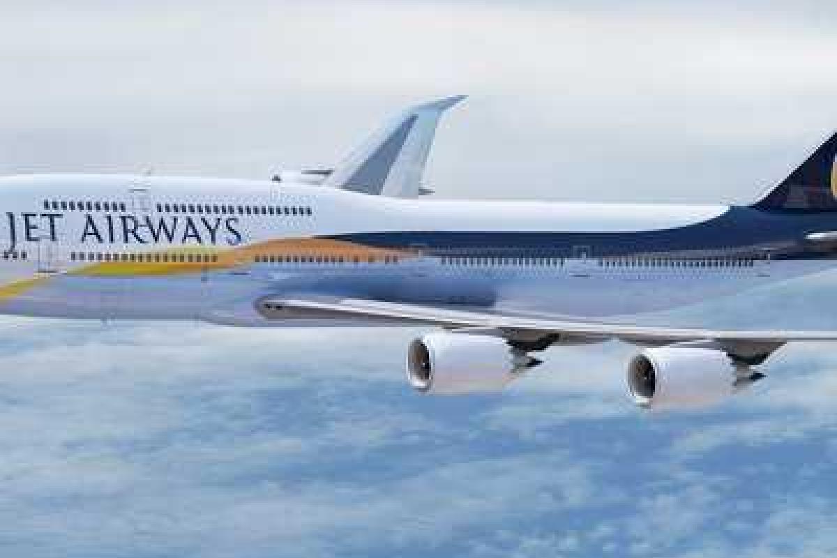 Немецкий турист ради смеха открыл аварийный выход самолета 