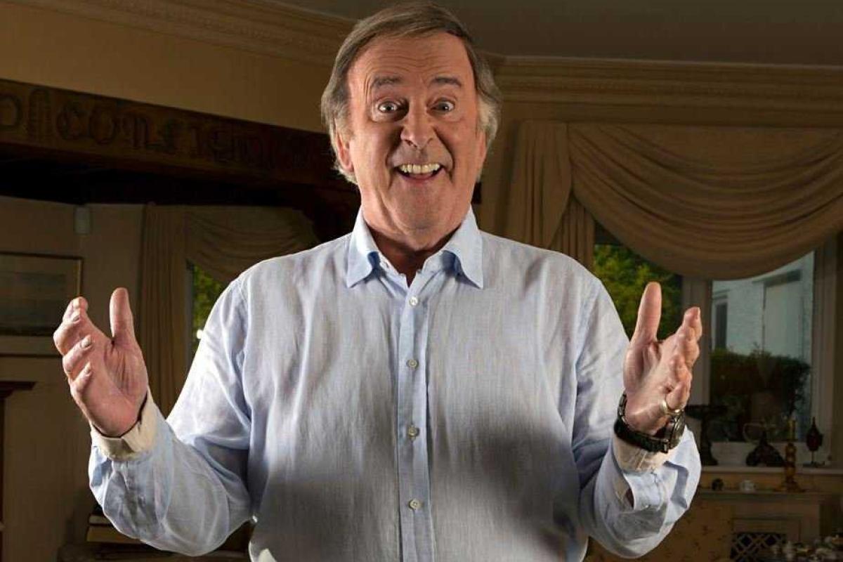 Дэвид Кэмерон выразил соболезнования по поводу смерти «голоса Великобритании»