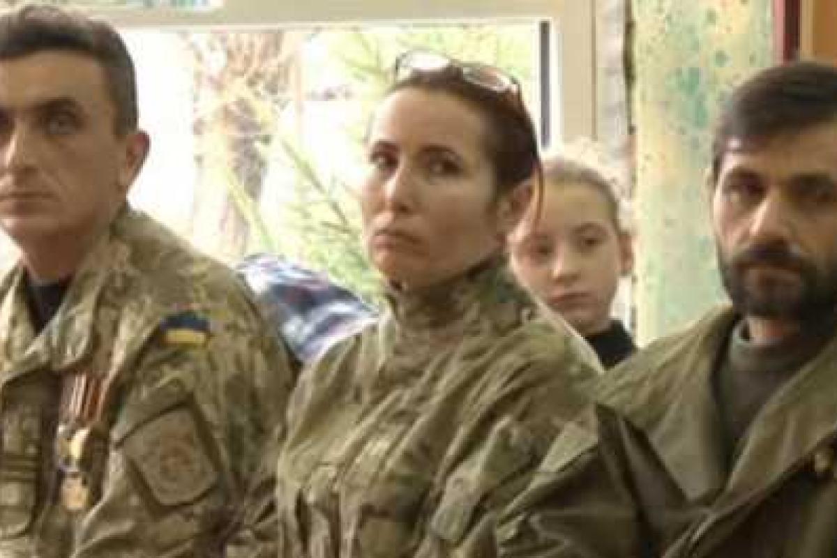 Мать погибшего в Донецком аэропорту «киборга» ушла в АТО - видео Мать погибшего в Донецком аэропорту «киборга» ушла в АТО - видео