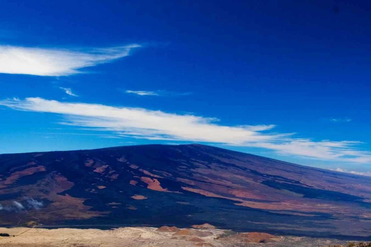 Землетрясения сотрясают крупнейший в мире наземный вулкан