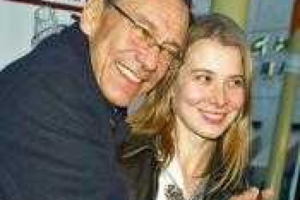 СМИ сообщили об ухудшении состояния Маши Кончаловской