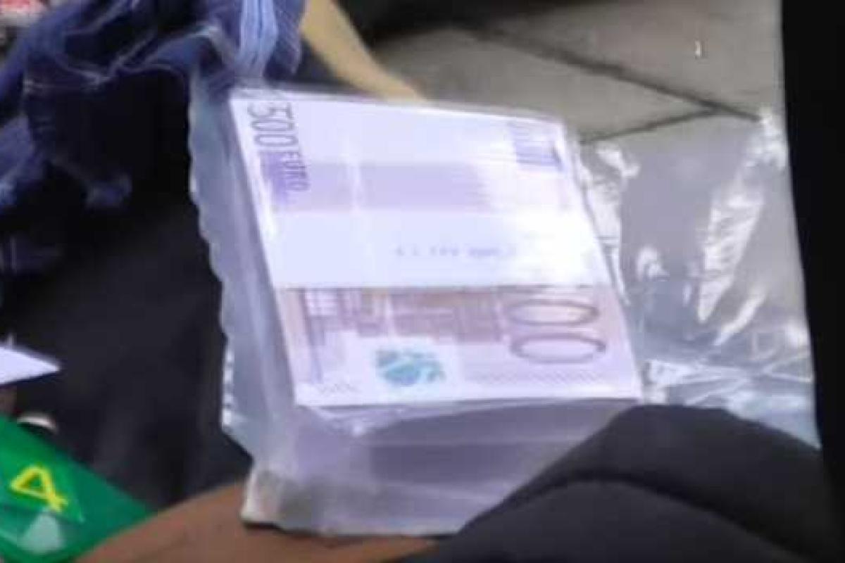 Операция СБУ в Киеве: пачки евро не доехали до Луганска Операция СБУ в Киеве: пачки евро не доехали до Луганска