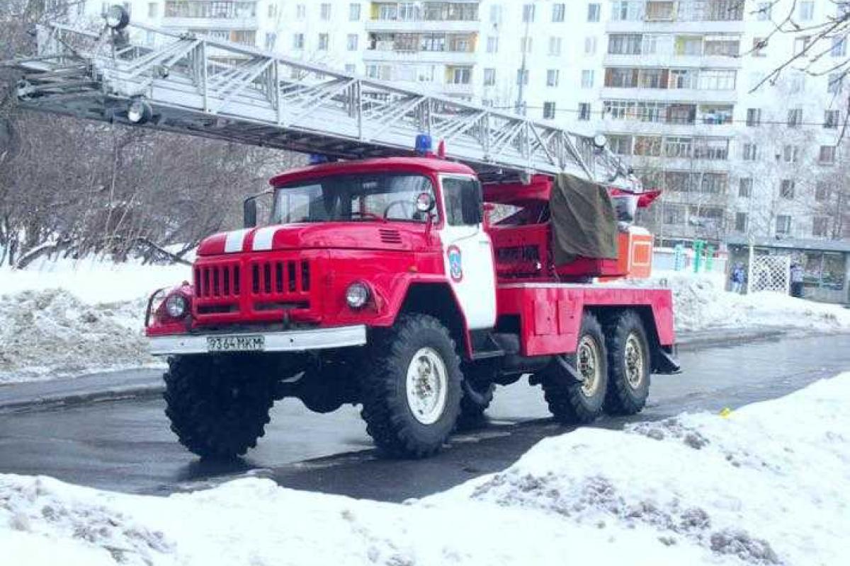 В Крыму пациента доставили в больницу на "пожарной" машине