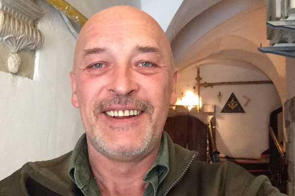Губернатор Луганщины на вокзале в Славянске напугал женщину