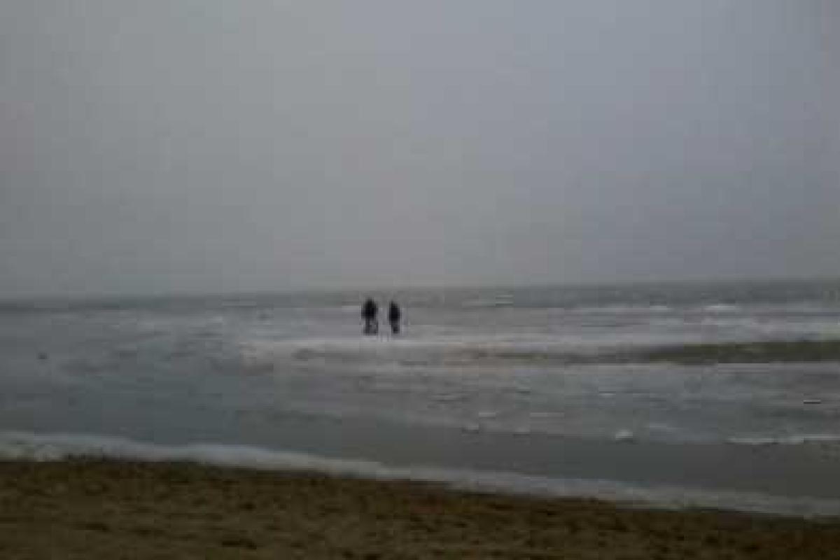 В Мариуполе ребенок провалился под лед В Мариуполе ребенок провалился под лед