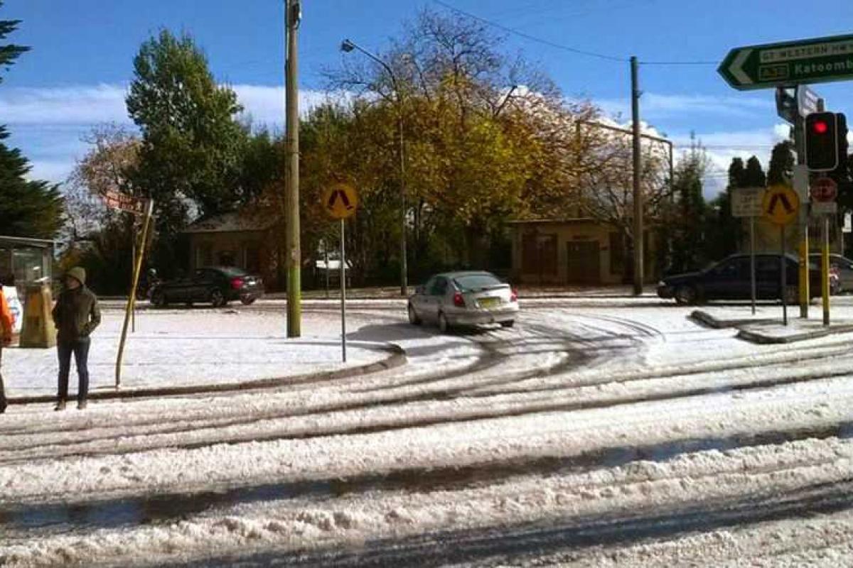 Сильнейшая буря накрыла Сидней: скорость ветра достигала 120 км/ч. Видео Сильнейшая буря накрыла Сидней: скорость ветра достигала 120 км/ч. Видео