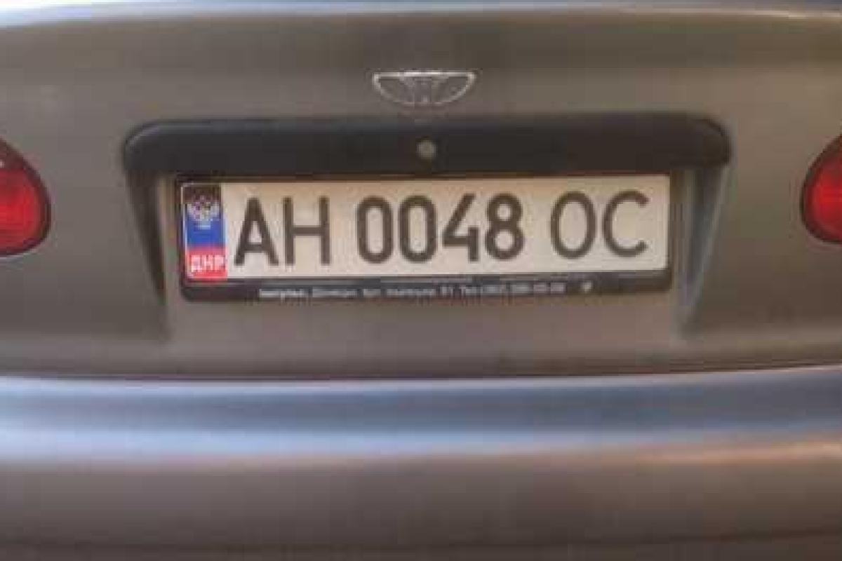 В Крыму ободрали «номера ДНР» на машине «мэра» Дебальцево В Крыму ободрали «номера ДНР» на машине «мэра» Дебальцево