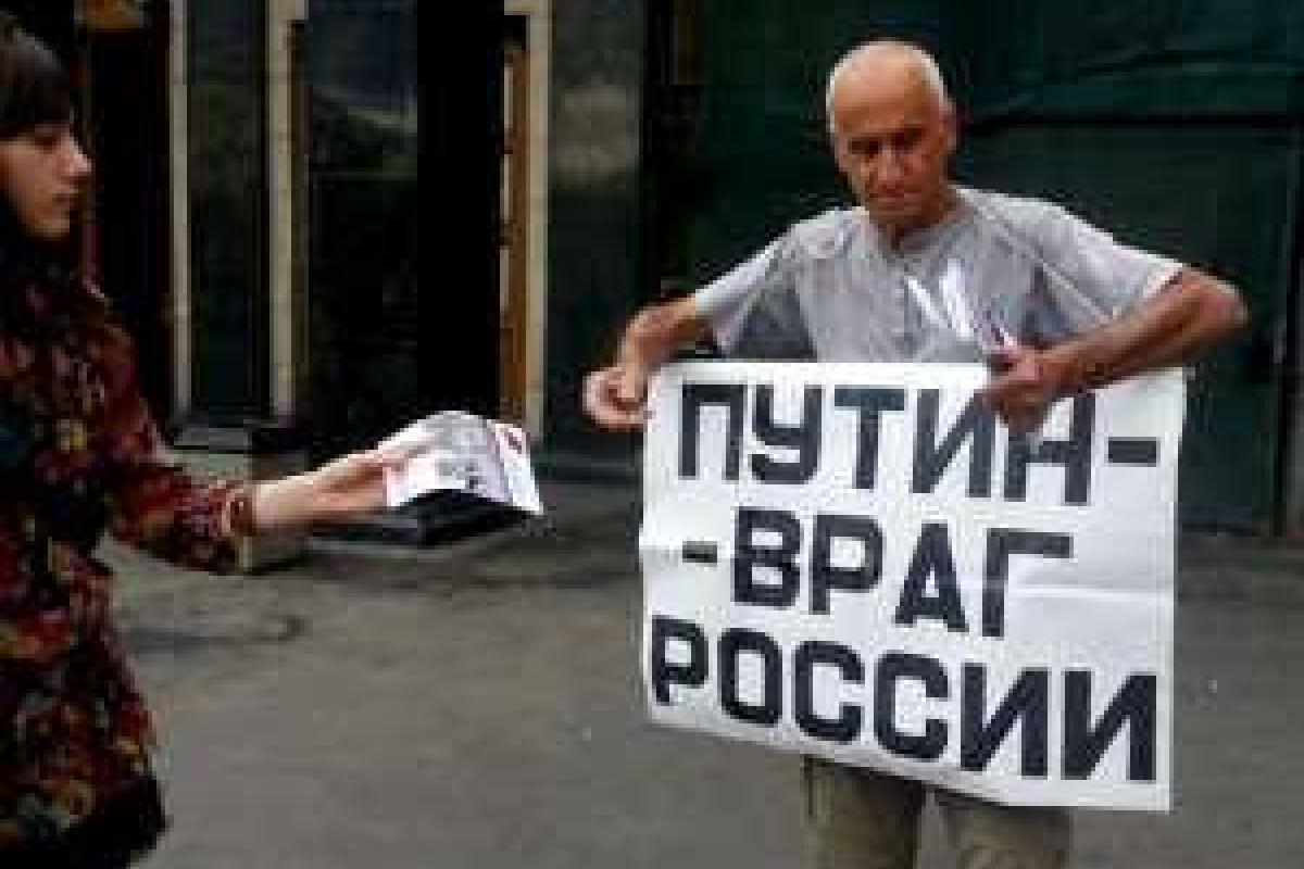 В Москве объявили в розыск пожилого активиста Ионова, который недавно сбежал в Украину