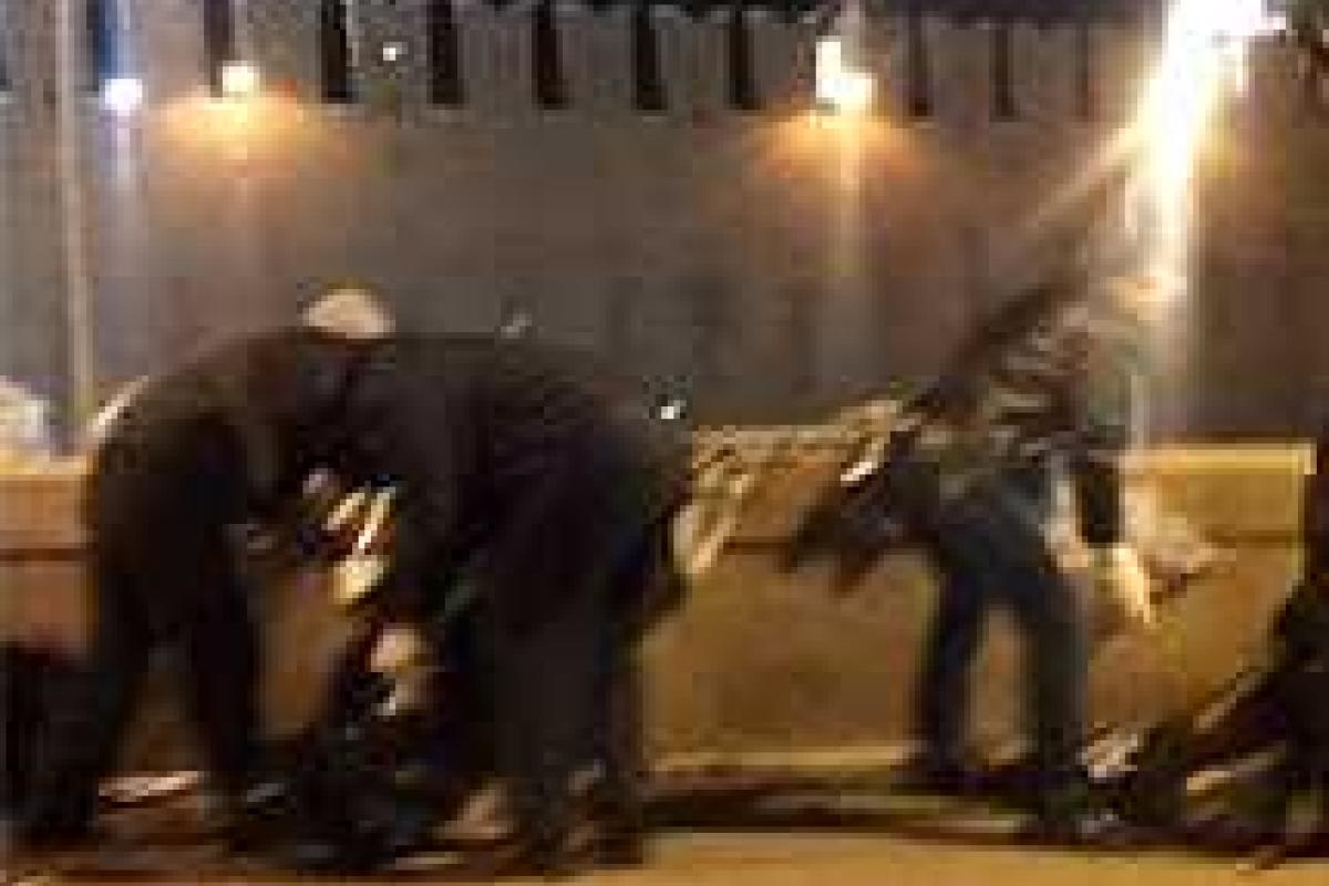 Мемориал на месте убийства Немцова разрушили третий раз за месяц