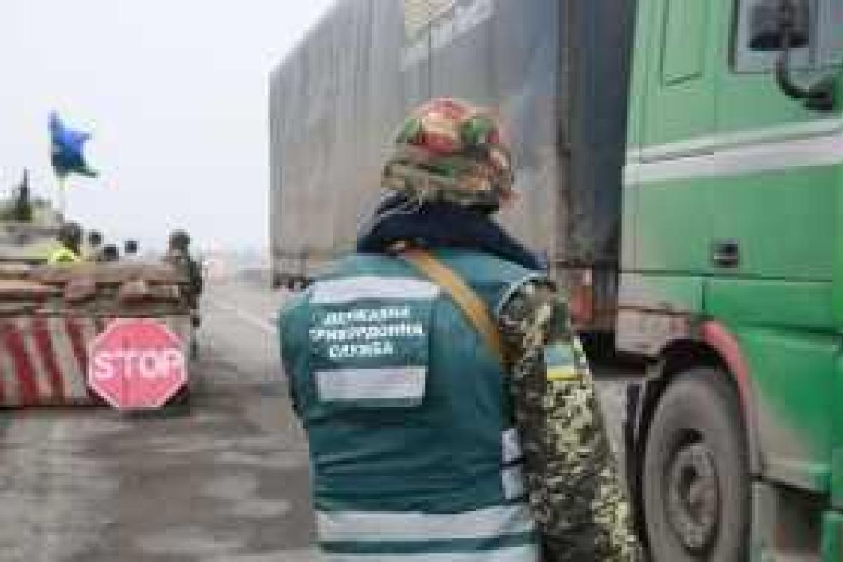 Женщина пыталась провезти в оккупированный Донецк ребенка без документов