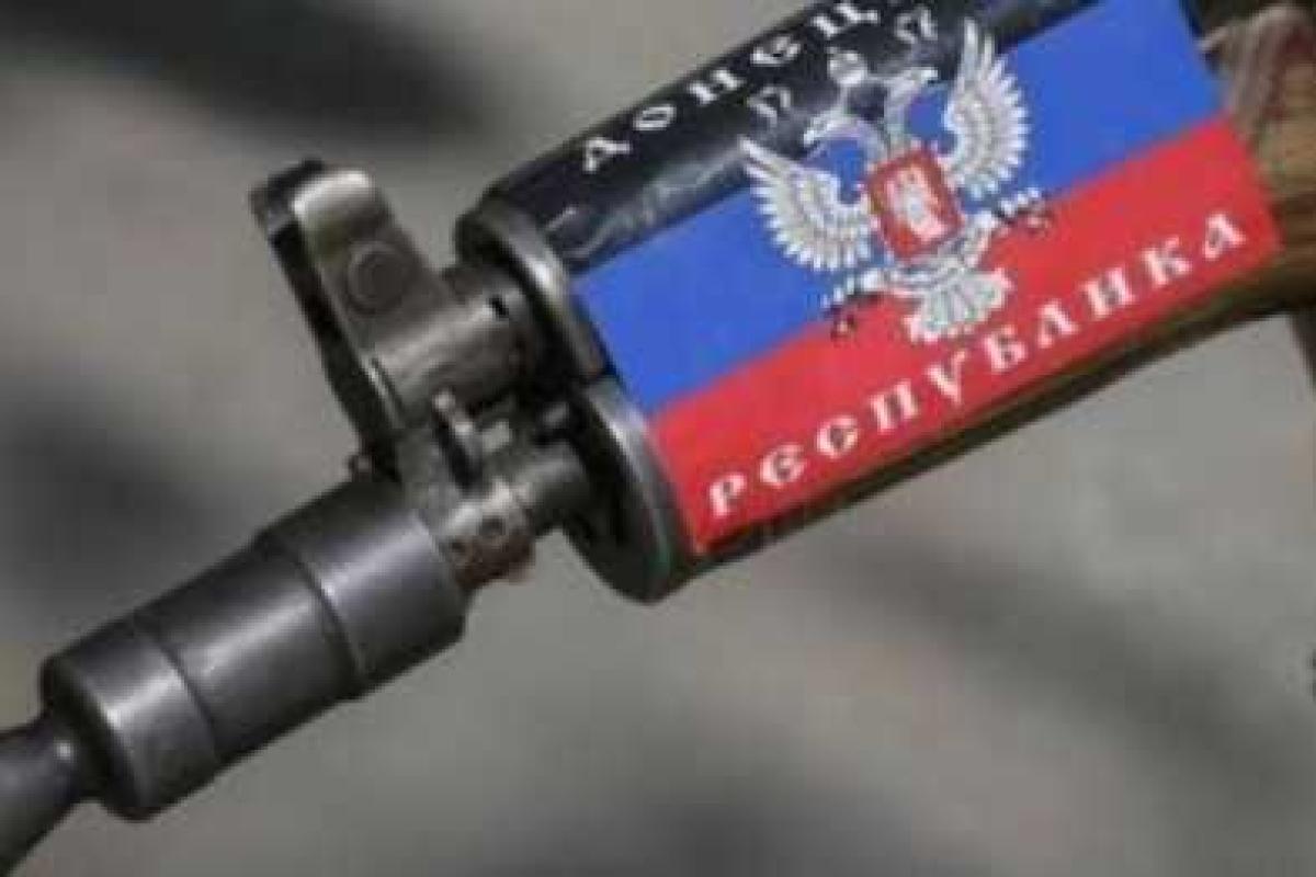 В Донецке двое неизвестных с автоматами Калашникова пытались выкопать силовой кабель В Донецке двое неизвестных с автоматами Калашникова пытались выкопать силовой кабель