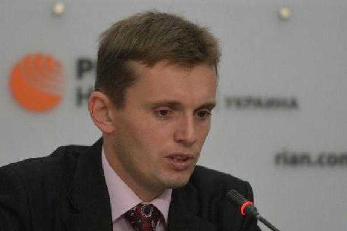 Эксперт: Отставка Кабмина - это игра на нервах и шантаж в коалиции