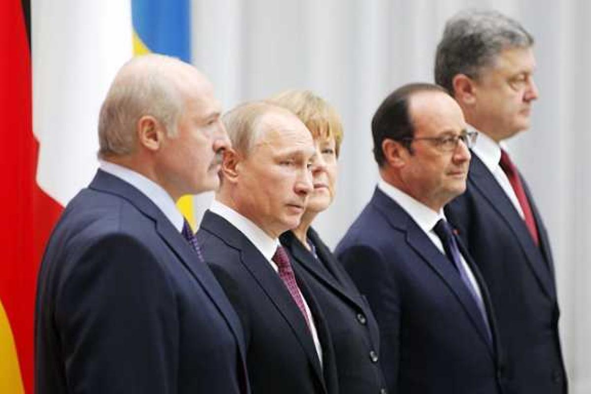 Нусс: Изменения в Конституцию Украины отложены