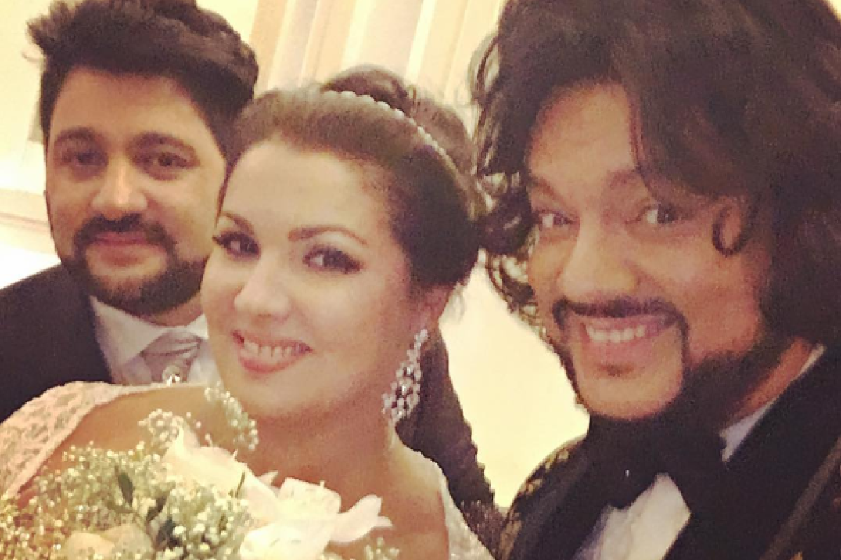 Киркоров поймал букет невесты и снова хочет сыграть свадьбу Киркоров поймал букет невесты и снова хочет сыграть свадьбу