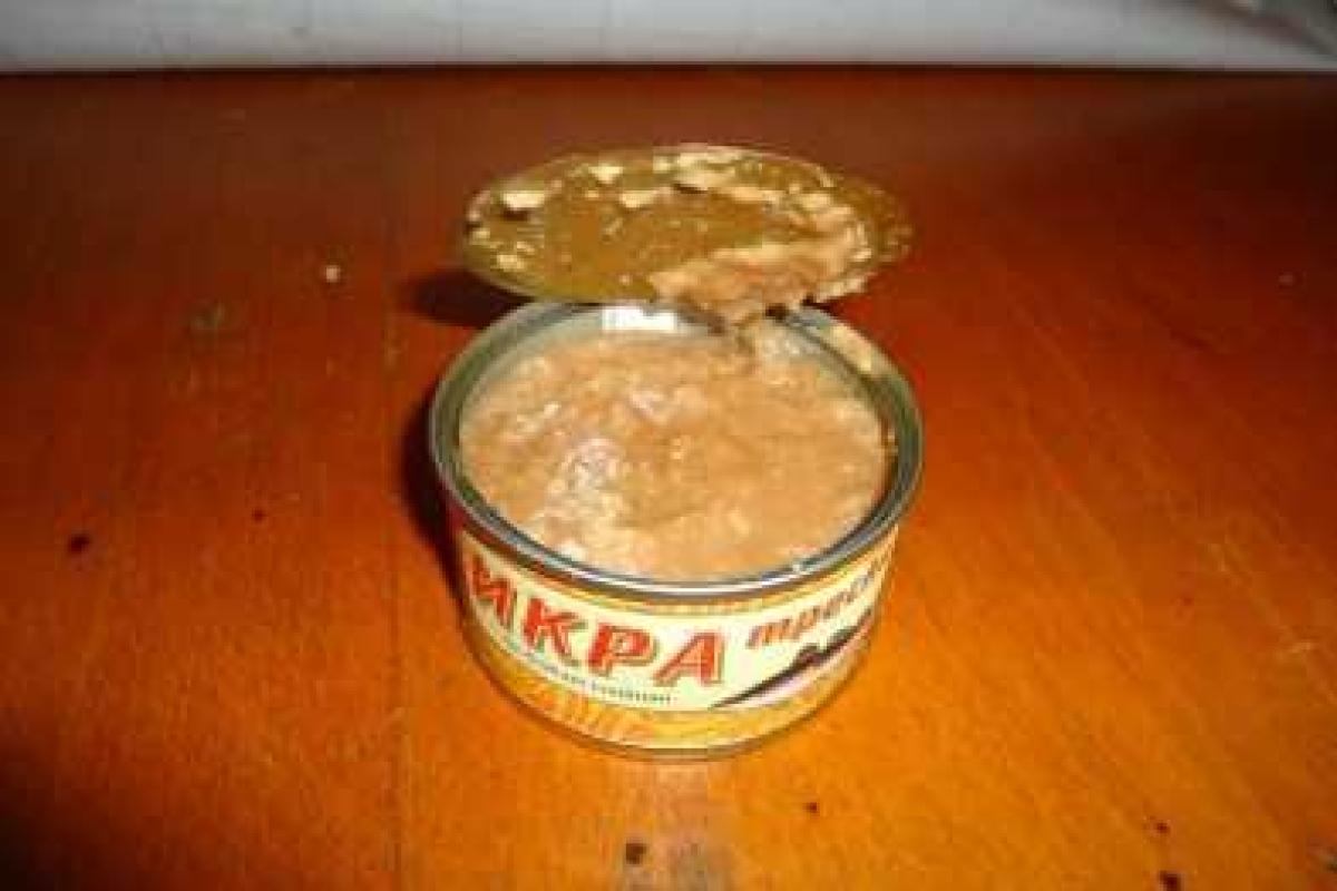 На центральном рынке Мариуполя продают просроченную икру из России На центральном рынке Мариуполя продают просроченную икру из России