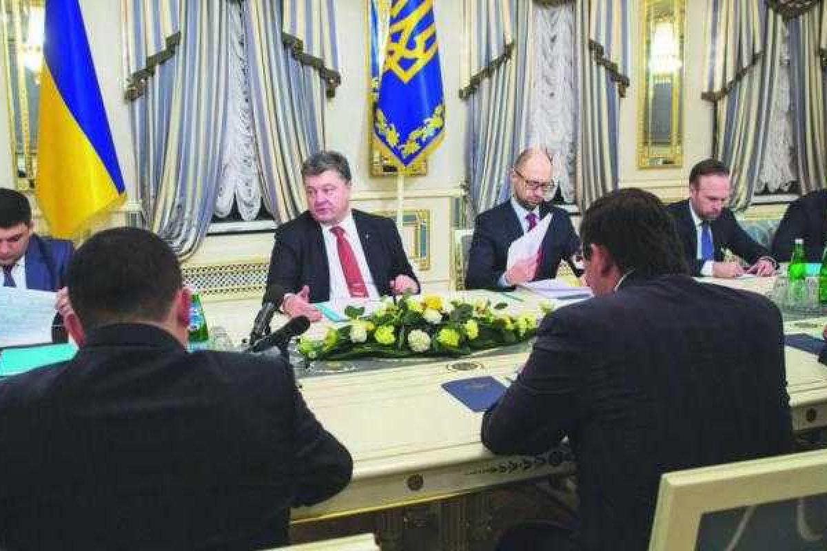 Конфликт Яценюка с Банковой: что Премьер не поделил с Порошенко Конфликт Яценюка с Банковой: что Премьер не поделил с Порошенко