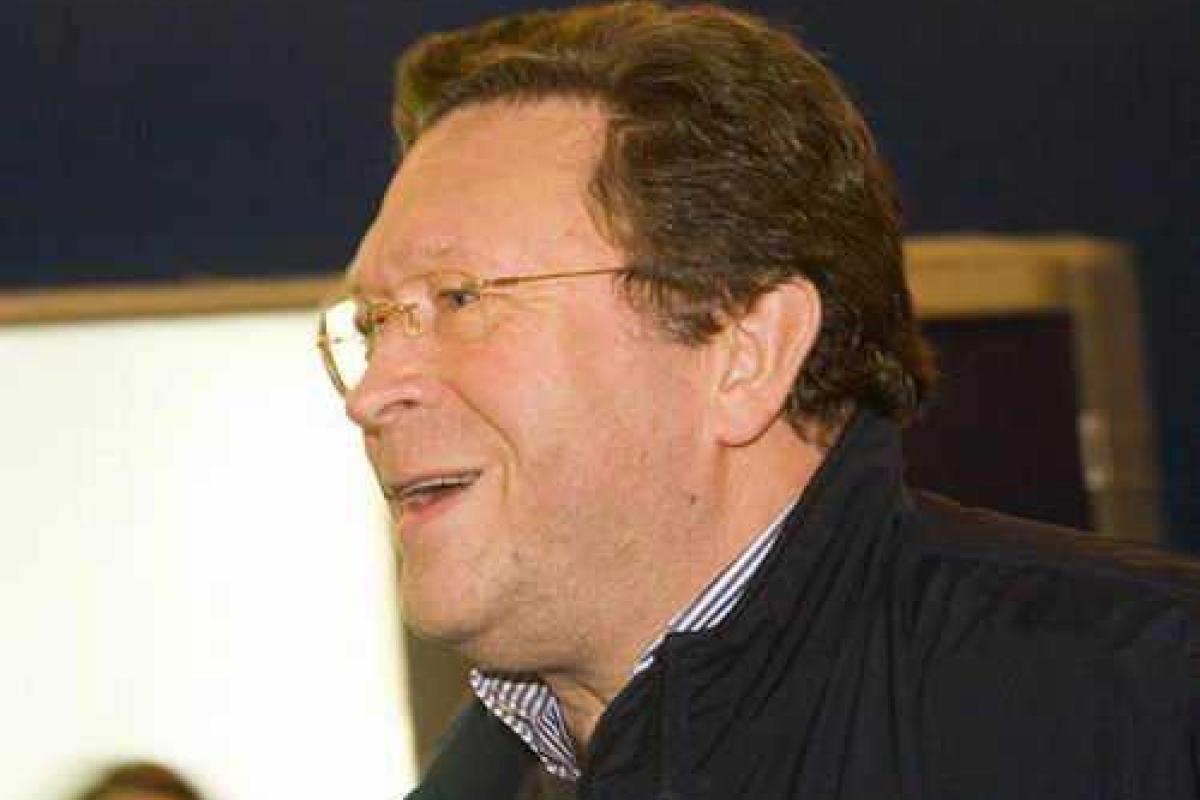 Актер Георгий Мартиросян закрутил роман с женщиной вдвое моложе его