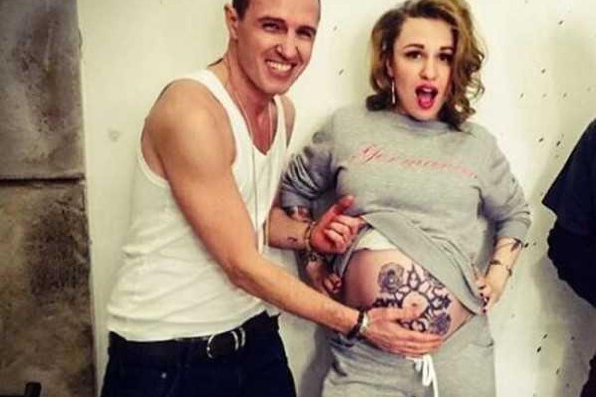 Игорь Верник удивил забавным фото с "беременным животиком"