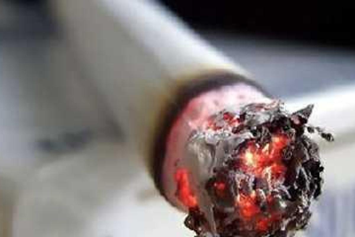 В Старобельске мужчина-инвалид устроил пожар из-за сигареты В Старобельске мужчина-инвалид устроил пожар из-за сигареты