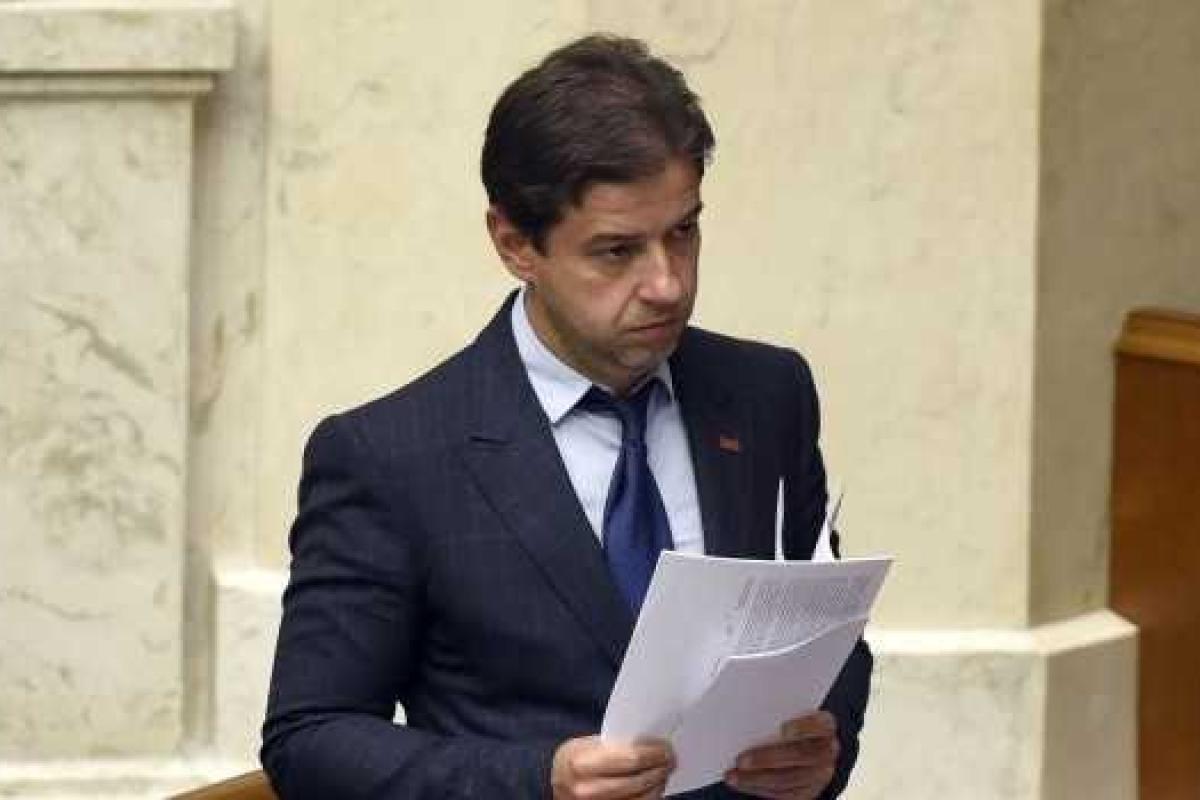 Изменения в Конституцию не предусматривают особый статус для Донбасса - нардеп