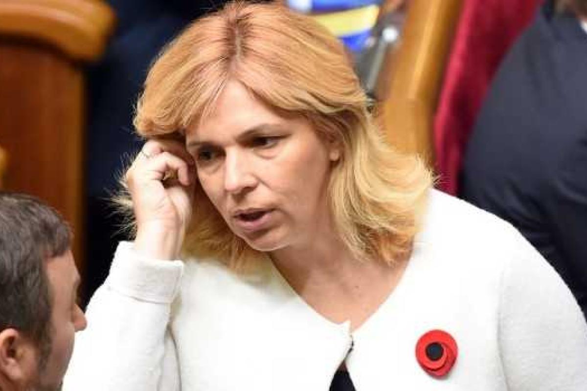 Министр здравоохранения должен быть заменен, чтобы работа в министерстве продвигалась - Богомолец