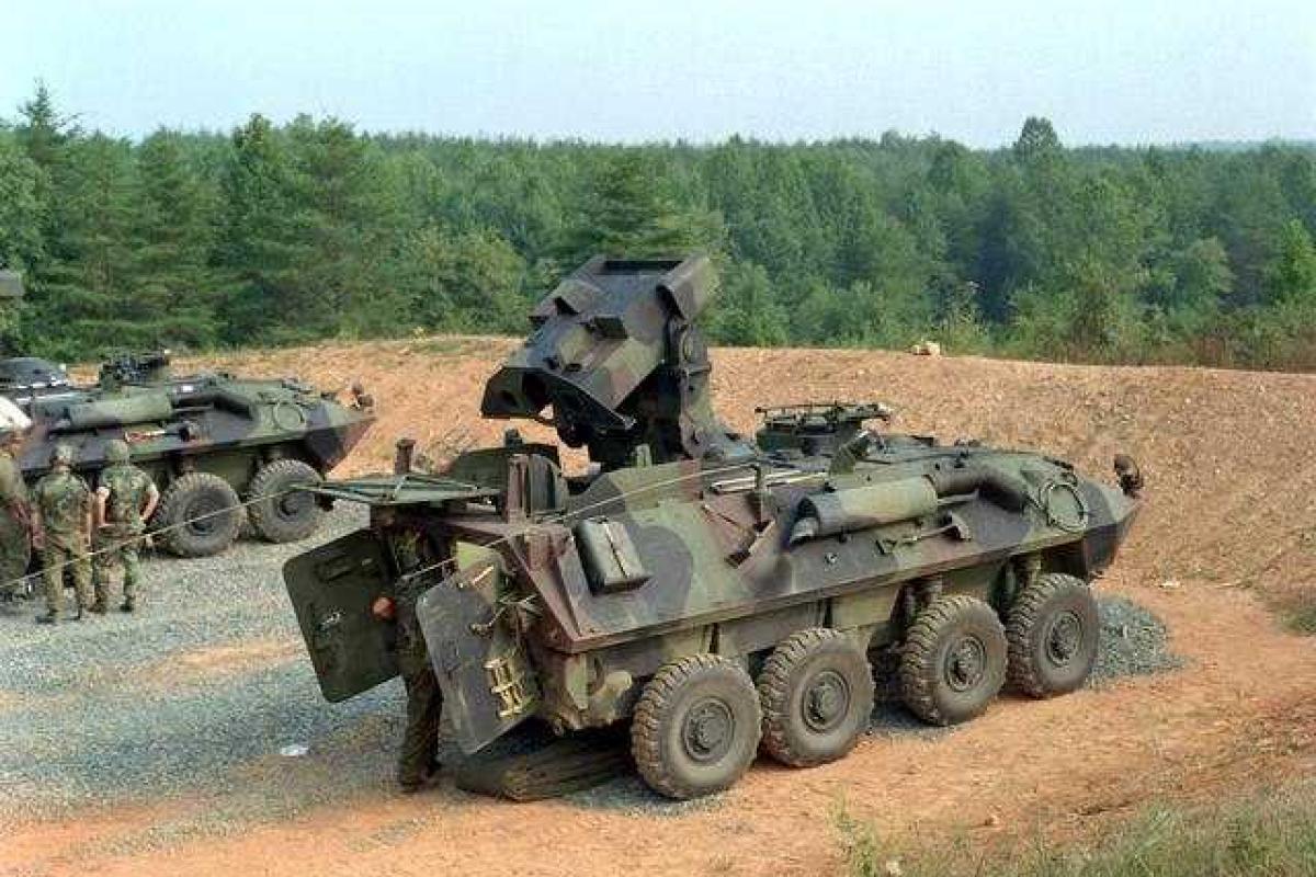 В оккупированный Краснодон пригнали шесть вагонов с боеприпасами и три платформы с ББМ В оккупированный Краснодон пригнали шесть вагонов с боеприпасами и три платформы с ББМ