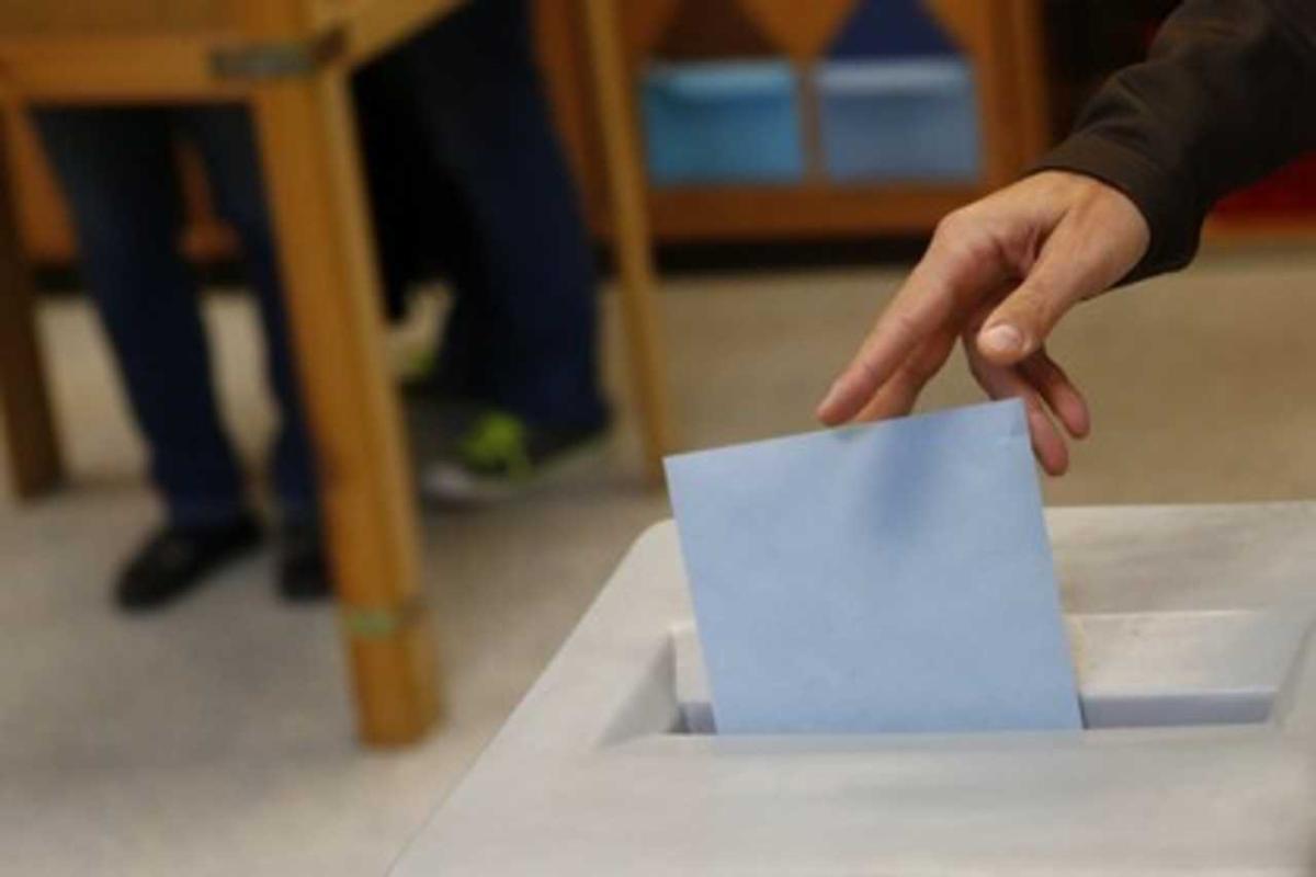 В Киеве партии отказываются от участия в выборах в райсоветы В Киеве партии отказываются от участия в выборах в райсоветы