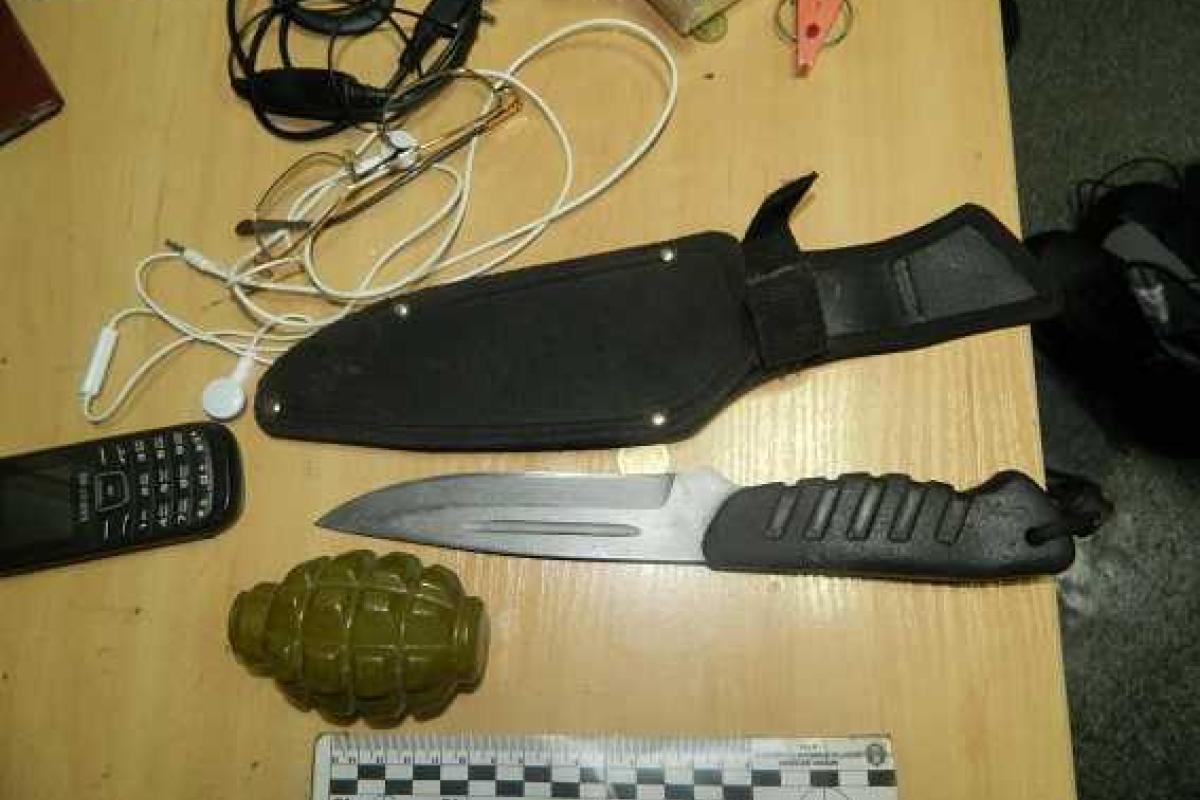 В Киеве на ж.д. вокзале задержали мужчину с гранатой В Киеве на ж.д. вокзале задержали мужчину с гранатой
