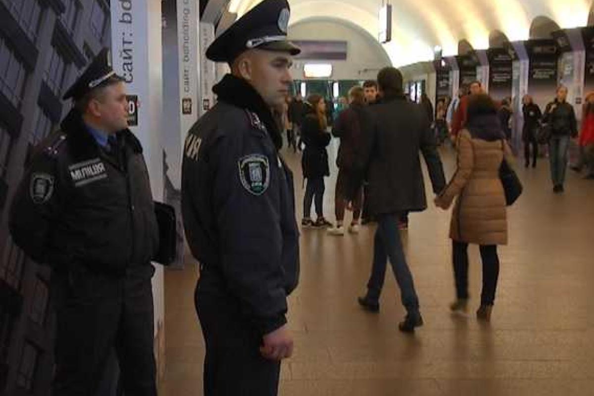 В Киеве задержали "шутника", который "заминировал" несколько объектов. Видео