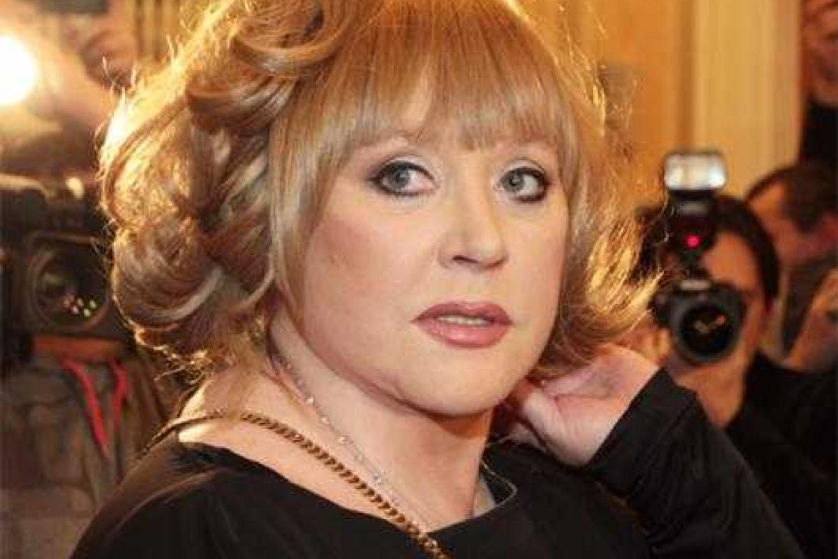 Алла Пугачева завела аккаунт в Instagram и выложила фото в кокетливом парике Алла Пугачева завела аккаунт в Instagram и выложила фото в кокетливом парике