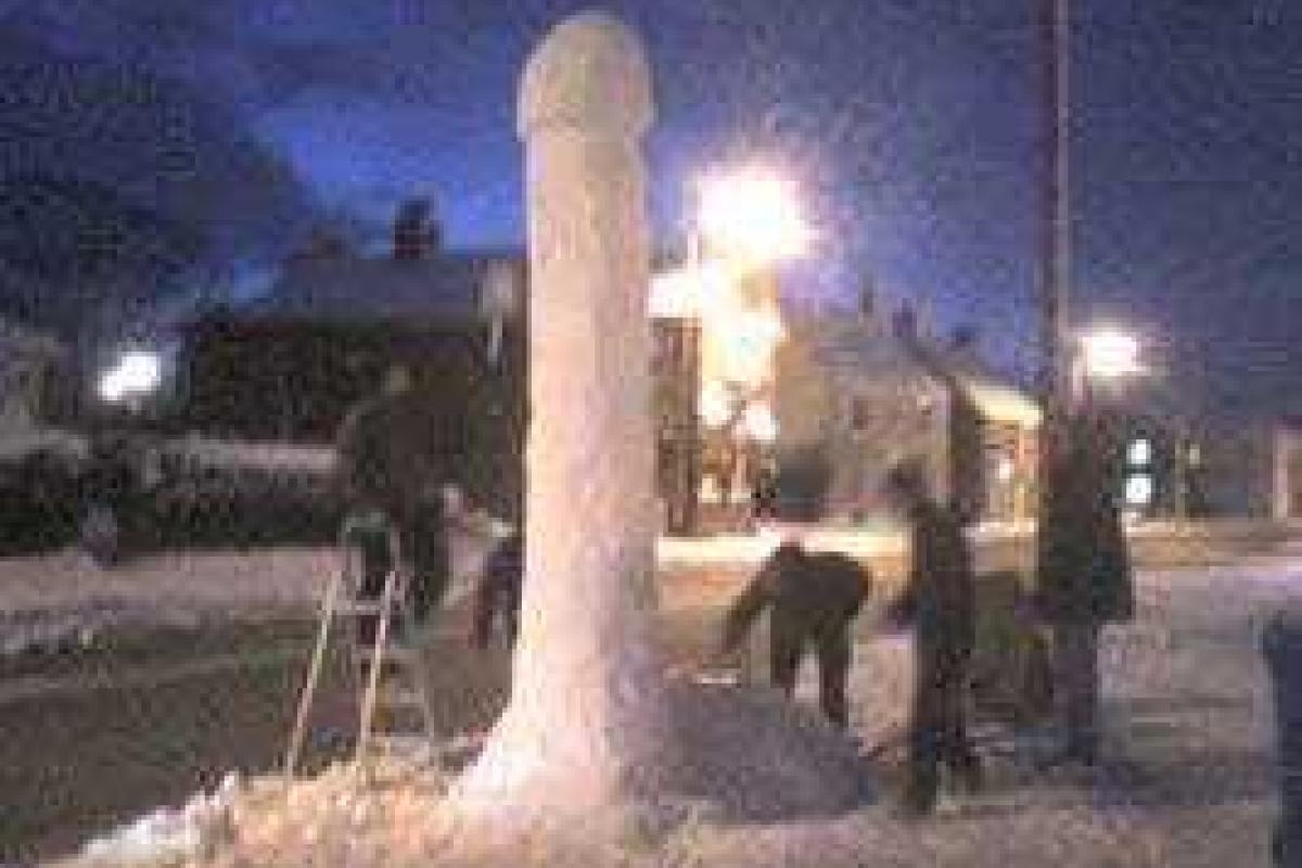 Гигантский снежный пенис убил влюбленных на Алтае