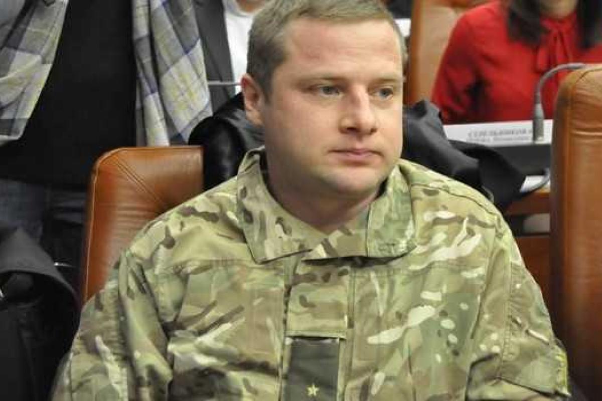 Участник боевых действий требует запретить продавать алкоголь людям в военной форме Участник боевых действий требует запретить продавать алкоголь людям в военной форме