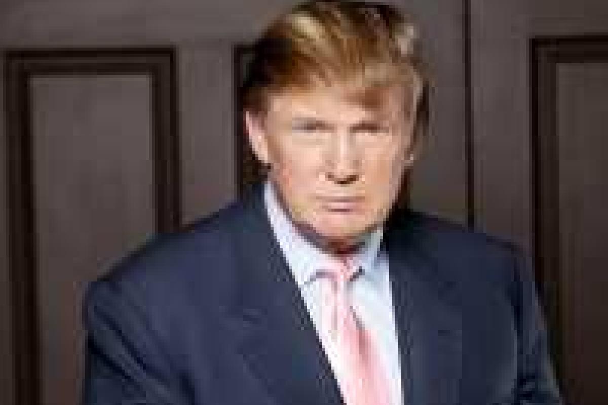 В небе над Калифорнией самолеты написали оскорбления в адрес Дональда Трампа В небе над Калифорнией самолеты написали оскорбления в адрес Дональда Трампа