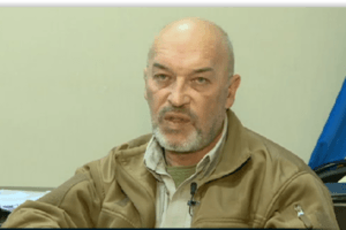 Губернатор Луганщины призвал жителей оккупированных территорий дать своим "народным министрам" пинка под зад Губернатор Луганщины призвал жителей оккупированных территорий дать своим "народным министрам" пинка под зад