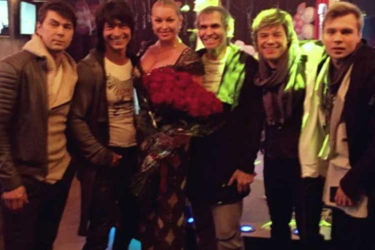 Волочкова десять дней праздновала 40-летний юбилей: шпагата не было