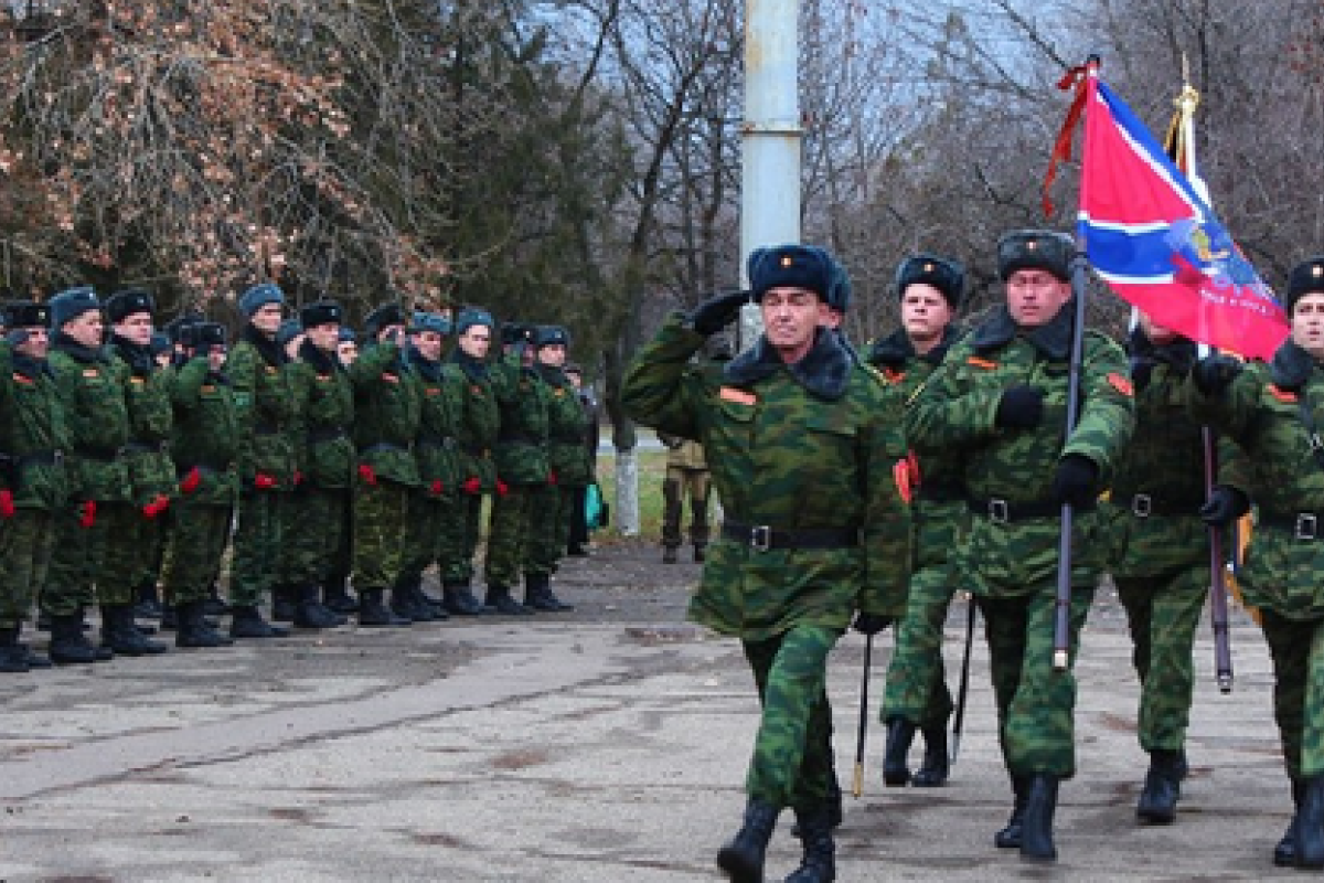 Отдельный комендантский полк "ЛНР" одним из первых начал резать заводы в Луганске и Донецке Отдельный комендантский полк "ЛНР" одним из первых начал резать заводы в Луганске и Донецке