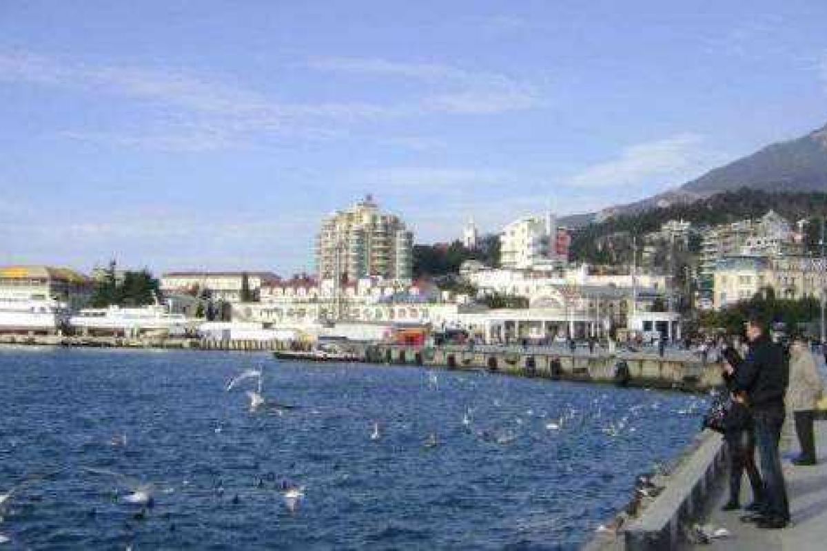 Жители Ялты признались, что готовятся к худшему от жизни в России Жители Ялты признались, что готовятся к худшему от жизни в России