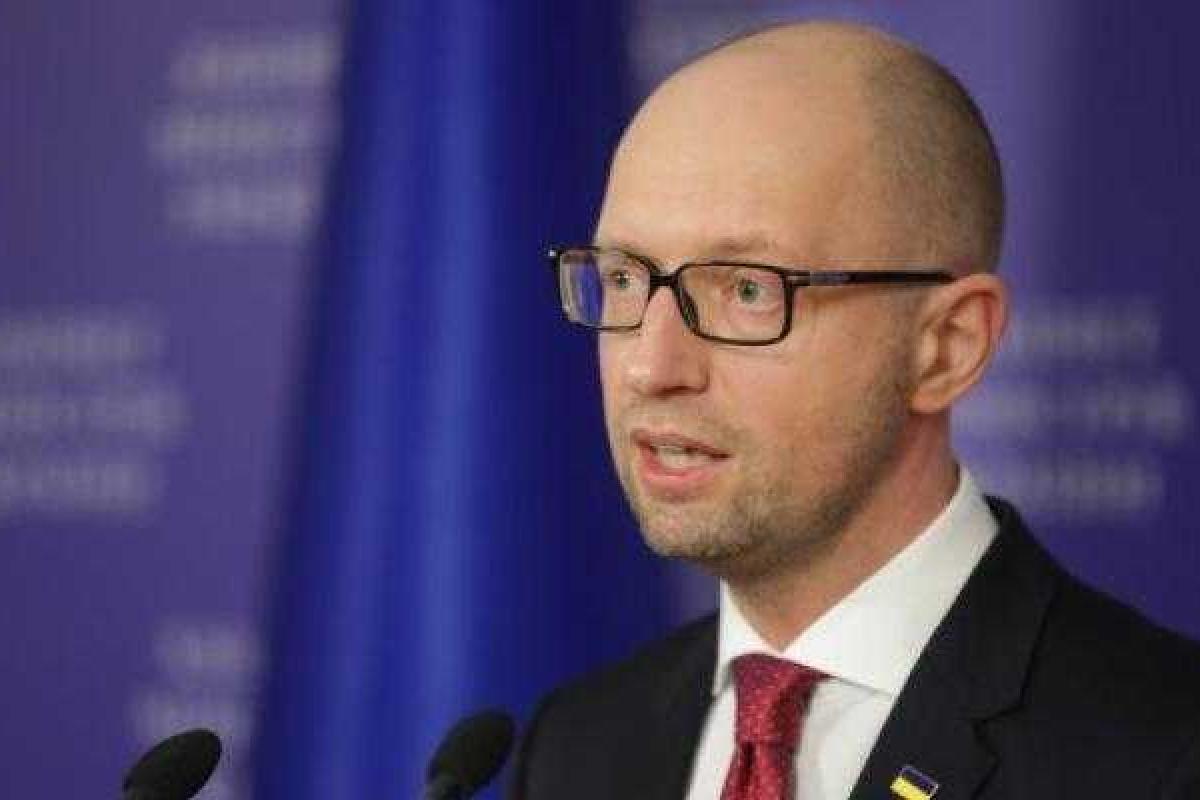 Эксперт: Яценюк ведет себя не как политик, а как 14-летняя девочка