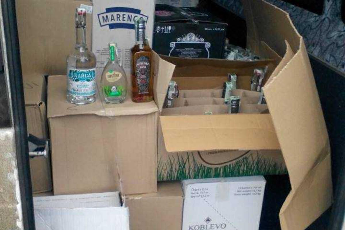 На блокпосту на Донетчине задержали контрафактную водку На блокпосту на Донетчине задержали контрафактную водку