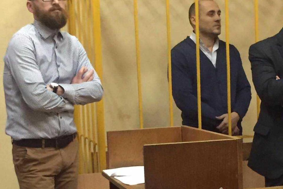 Корсунский рассказал о том, что нардеп Дунаев был "живым щитом" для луганских боевиков Корсунский рассказал о том, что нардеп Дунаев был "живым щитом" для луганских боевиков