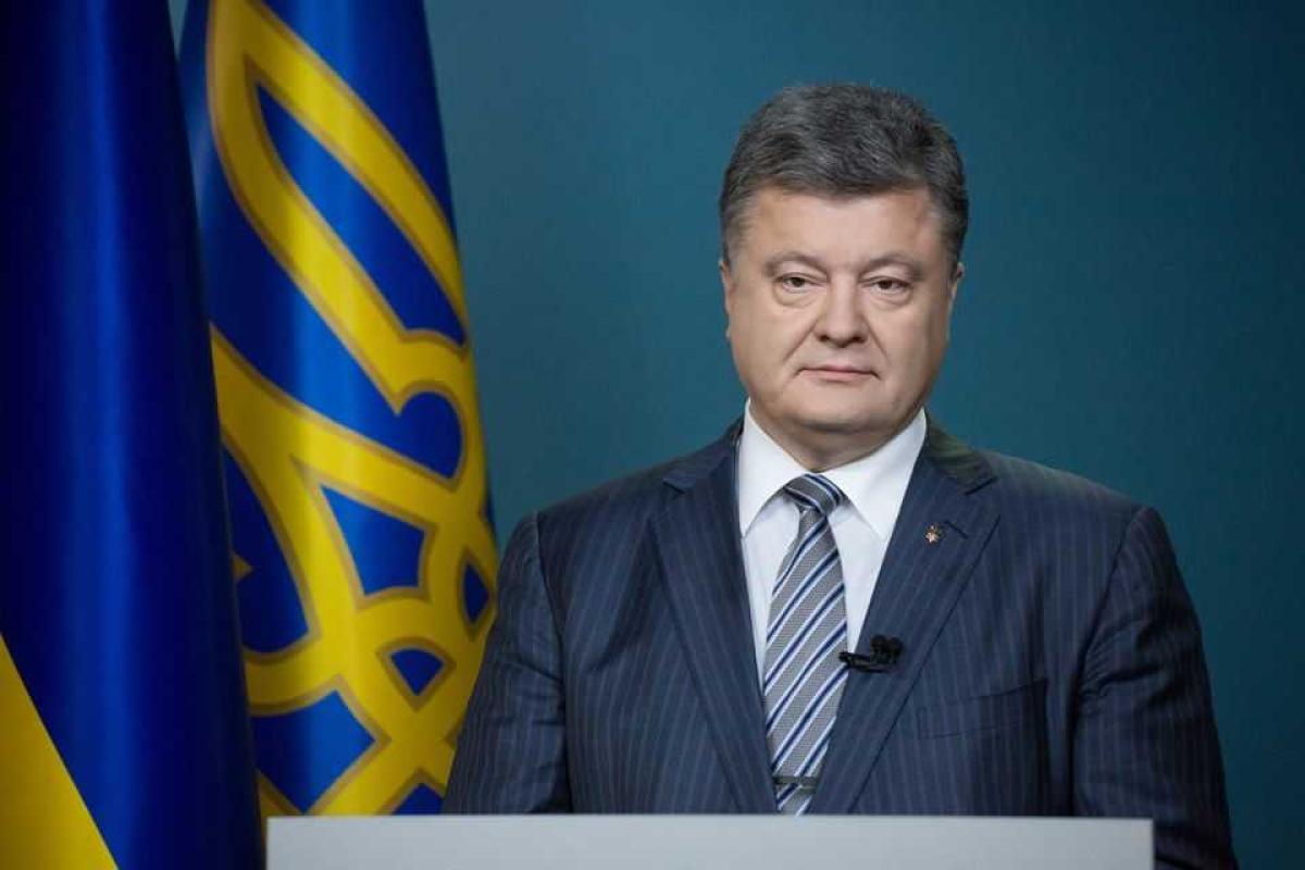 Порошенко: Эта война закончится только тогда, когда нога последнего оккупанта оставит священную украинскую землю Порошенко: Эта война закончится только тогда, когда нога последнего оккупанта оставит священную украинскую землю