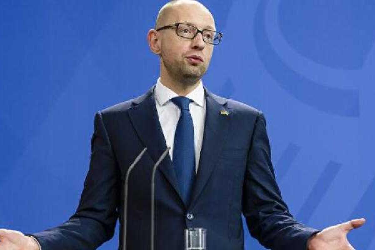 Кто может заменить плохого, но удобного Яценюка?